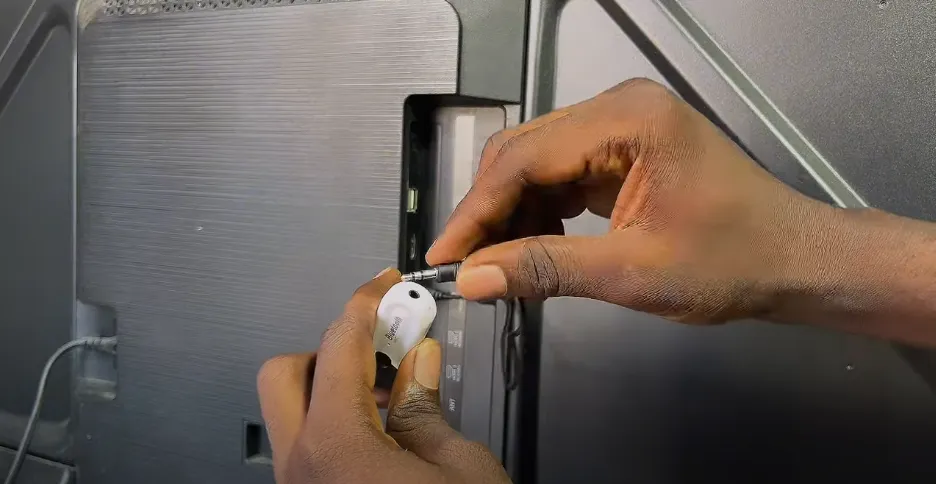 Bluetooth transmitter on Insignia TV